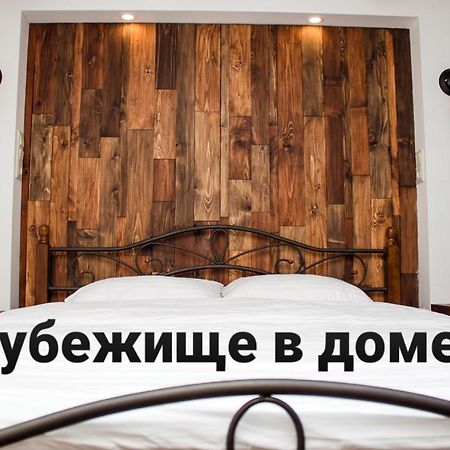 Apartment In The City Center In The House With Atlantes Odesa Exterior foto